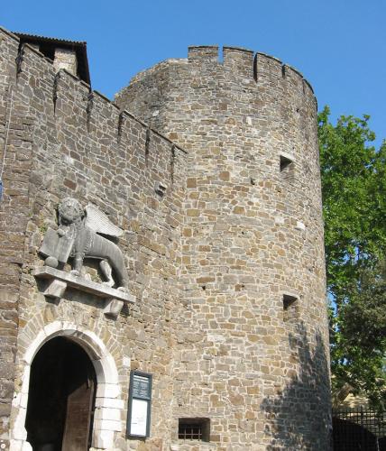 Castello di Gorizia porta